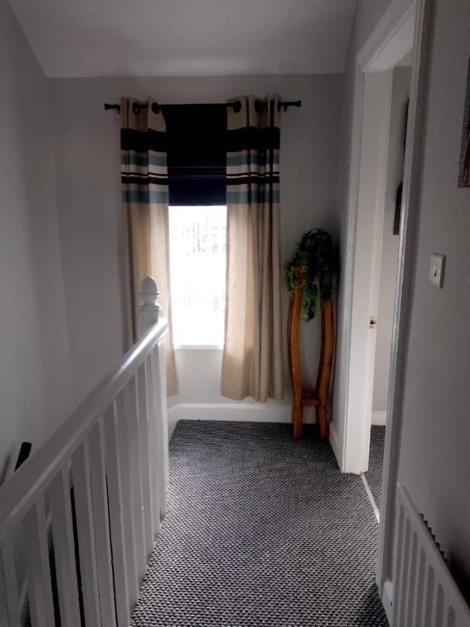 Maire Toireasa - Cosy Refurbished Property In The Gaeltacht Quarter بلفاست المظهر الخارجي الصورة