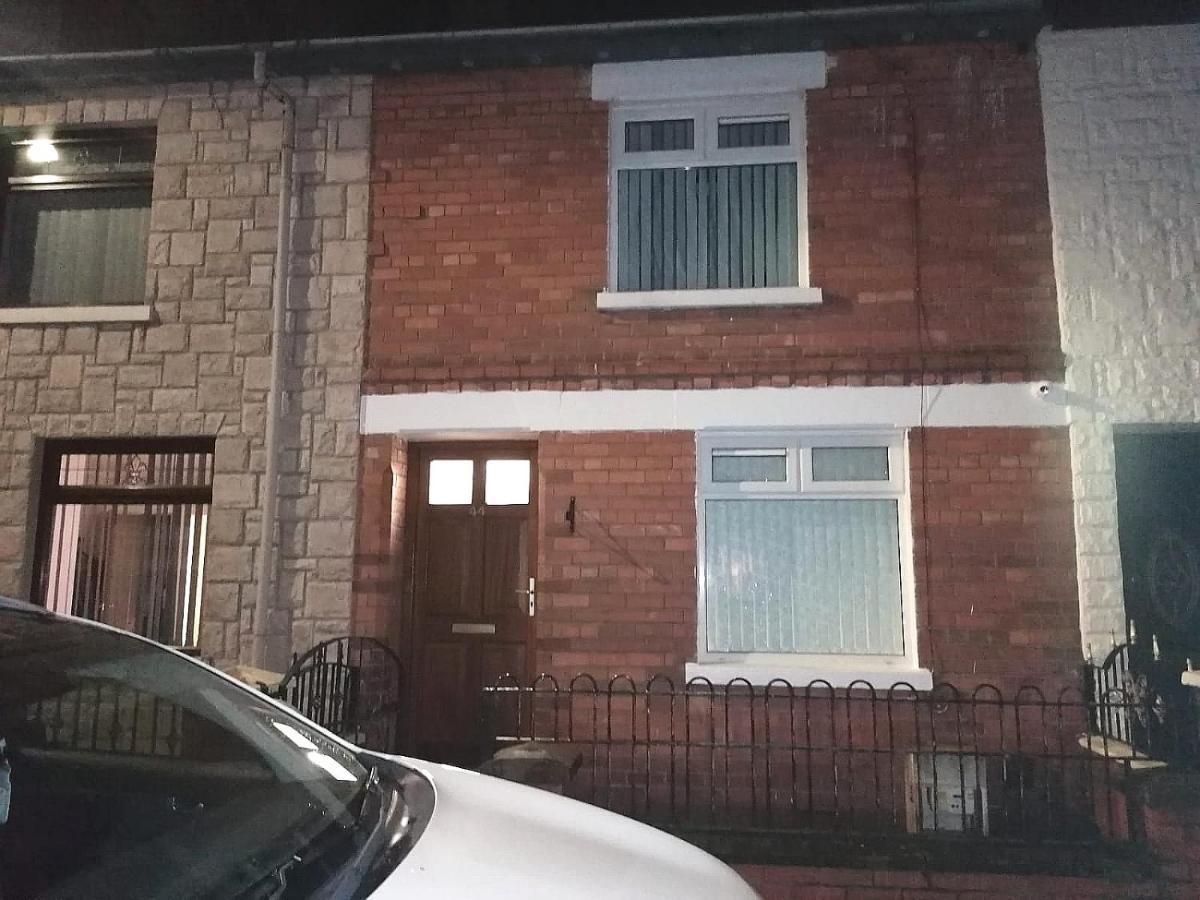 Maire Toireasa - Cosy Refurbished Property In The Gaeltacht Quarter بلفاست المظهر الخارجي الصورة