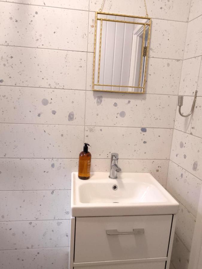 Maire Toireasa - Cosy Refurbished Property In The Gaeltacht Quarter بلفاست المظهر الخارجي الصورة
