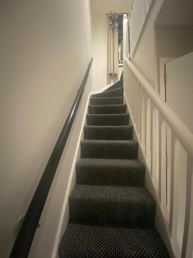 Maire Toireasa - Cosy Refurbished Property In The Gaeltacht Quarter بلفاست المظهر الخارجي الصورة
