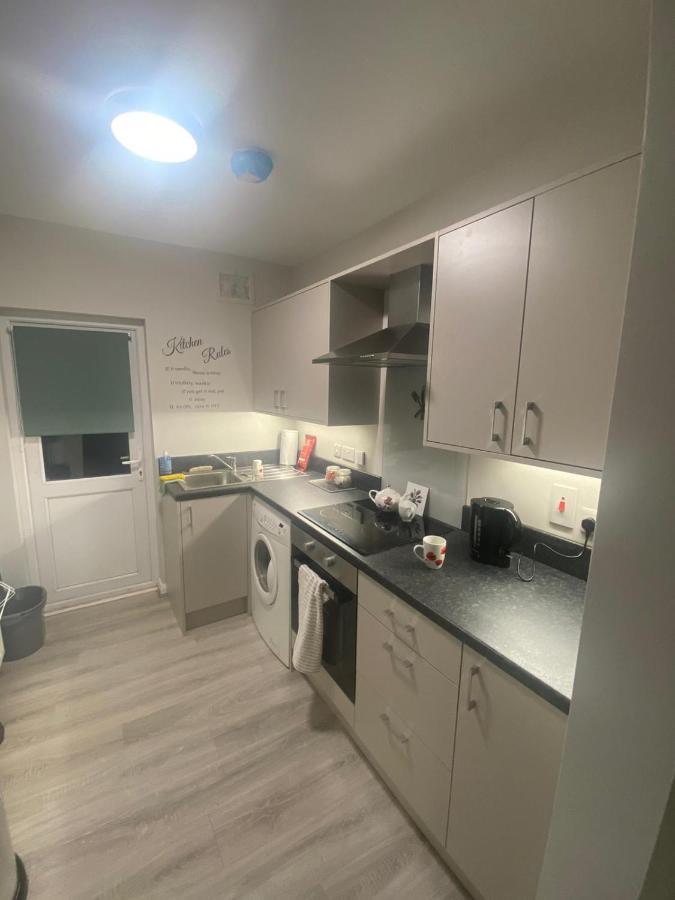 Maire Toireasa - Cosy Refurbished Property In The Gaeltacht Quarter بلفاست المظهر الخارجي الصورة