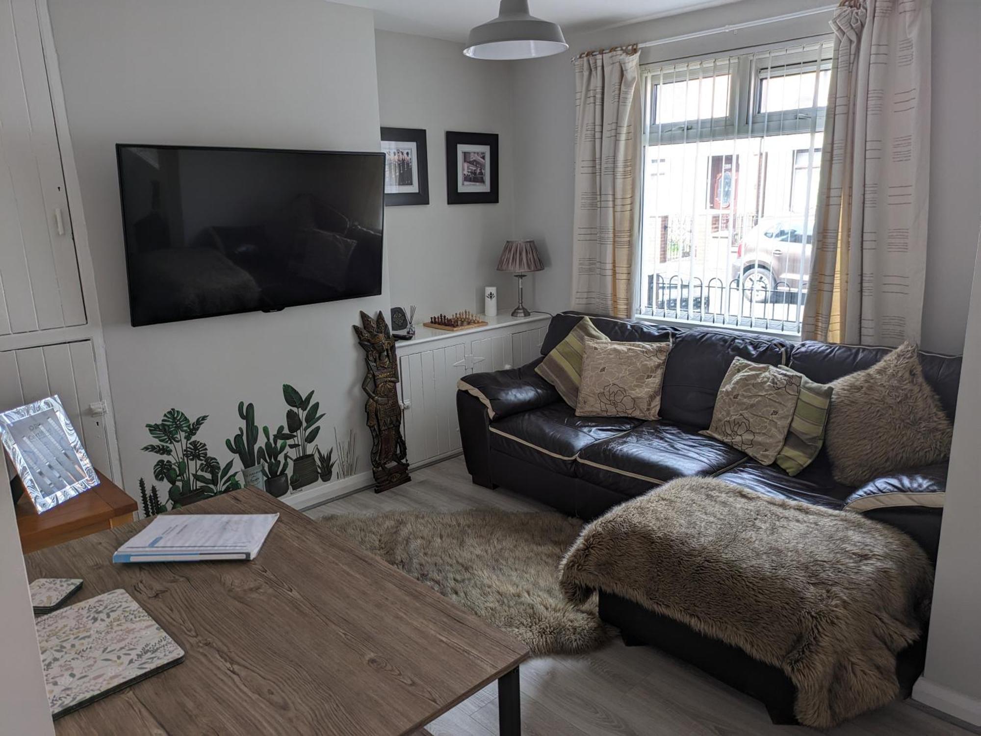 Maire Toireasa - Cosy Refurbished Property In The Gaeltacht Quarter بلفاست الغرفة الصورة