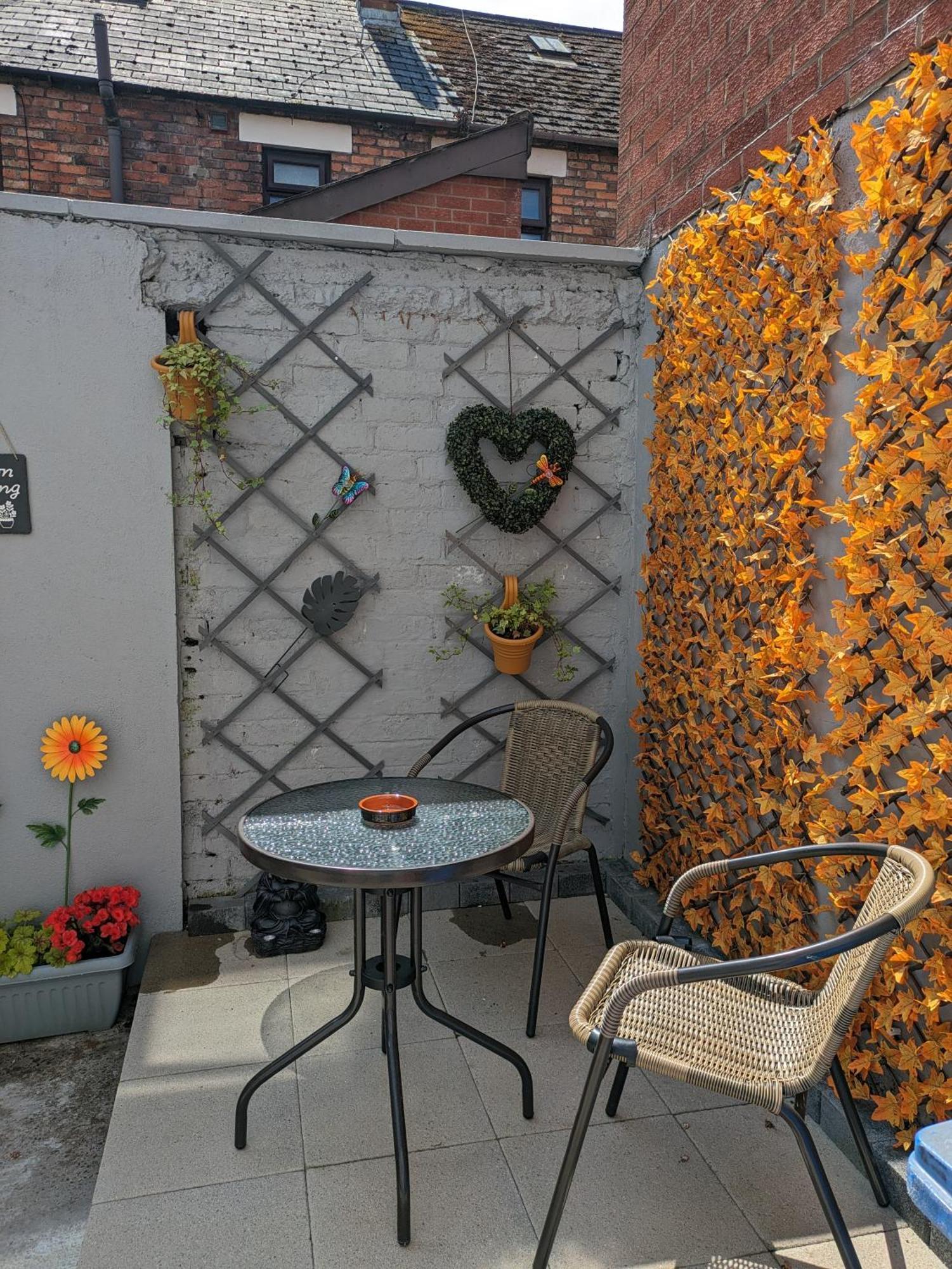 Maire Toireasa - Cosy Refurbished Property In The Gaeltacht Quarter بلفاست الغرفة الصورة